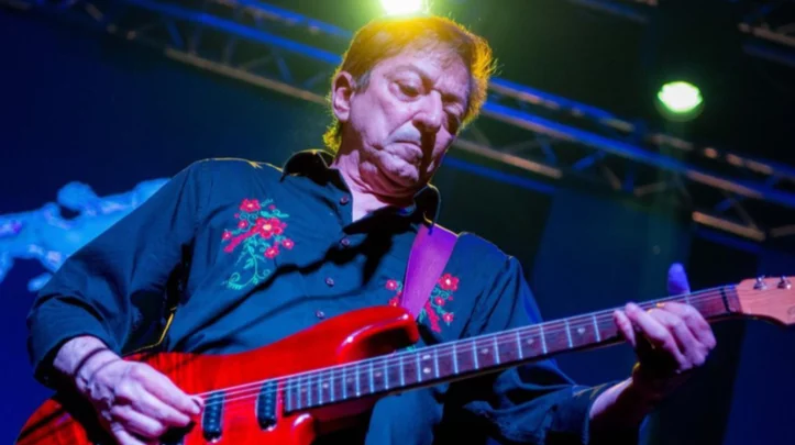Investigan al guitarrista de Virus por la muerte de su pareja en medio de un juego sexual