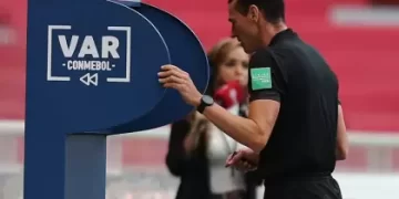 Los cambios que se verán en el fútbol: nuevo VAR, demora de los arqueros y  tecnología
