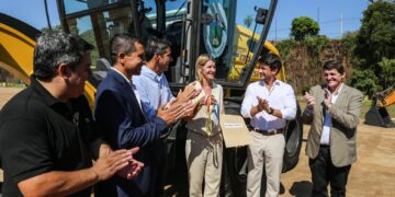 El Gobierno de Misiones entregó maquinaria vial a tres municipios