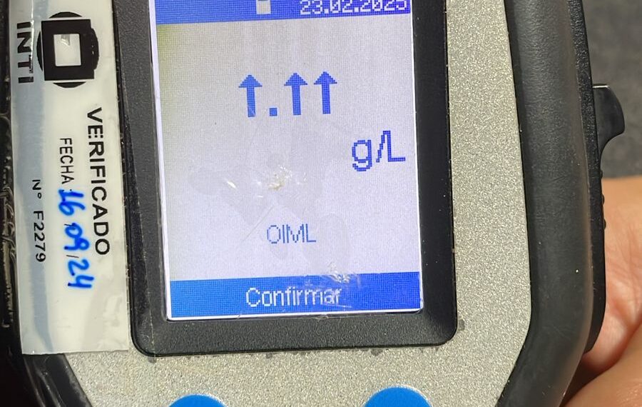 Camionero brasileño superó el nivel máximo del alcoholímetro y fue detenido
