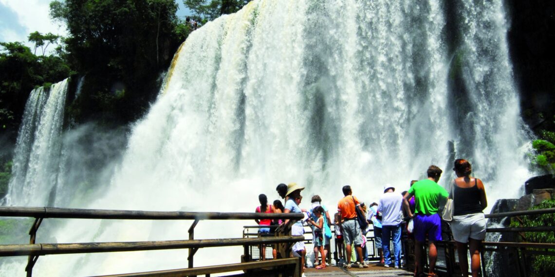 Cataratas del Iguazú extiende su horario de visitas para el fin de semana extra largo