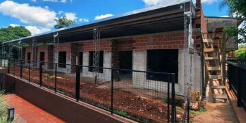 Durante el receso de verano el Gobierno provincial avanza en la refacción de más de 50 escuelas en todo Misiones