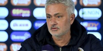 Denunciaron por racismo a Mourinho tras el clásico turco entre Galatasaray y Fenerbahce