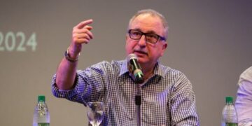 Passalacqua firmó decreto para extender la suspensión de designaciones en planta permanente hasta diciembre de 2025