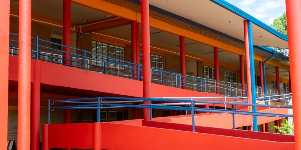 Ultiman detalles para terminar la ampliación de la Escuela Nº 284 de Jardín América