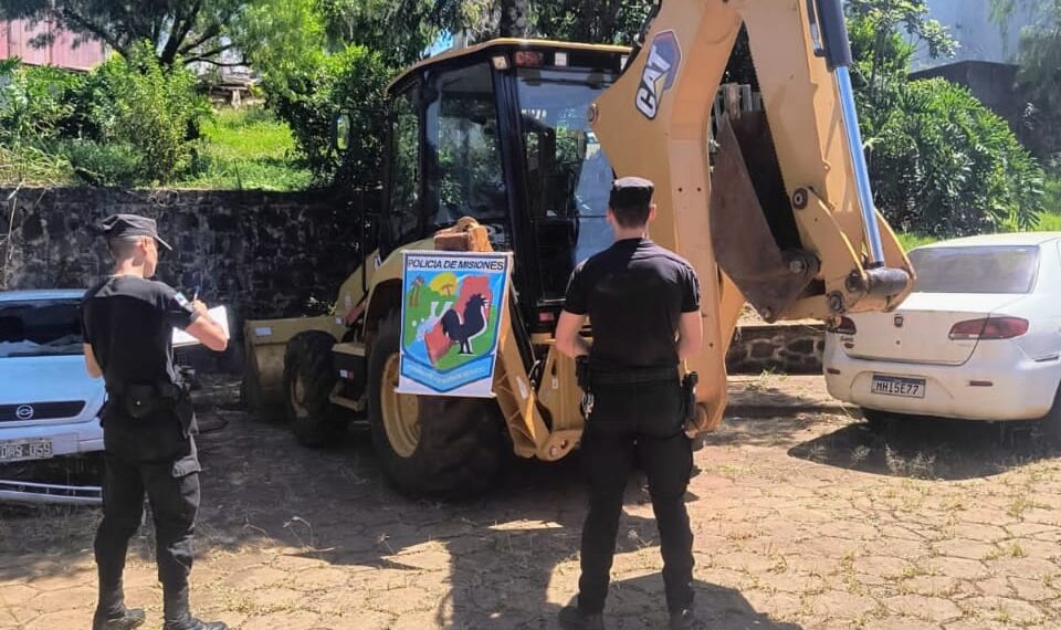 La Policía de Misiones recuperó una retroexcavadora robada tras un operativo internacional en la frontera