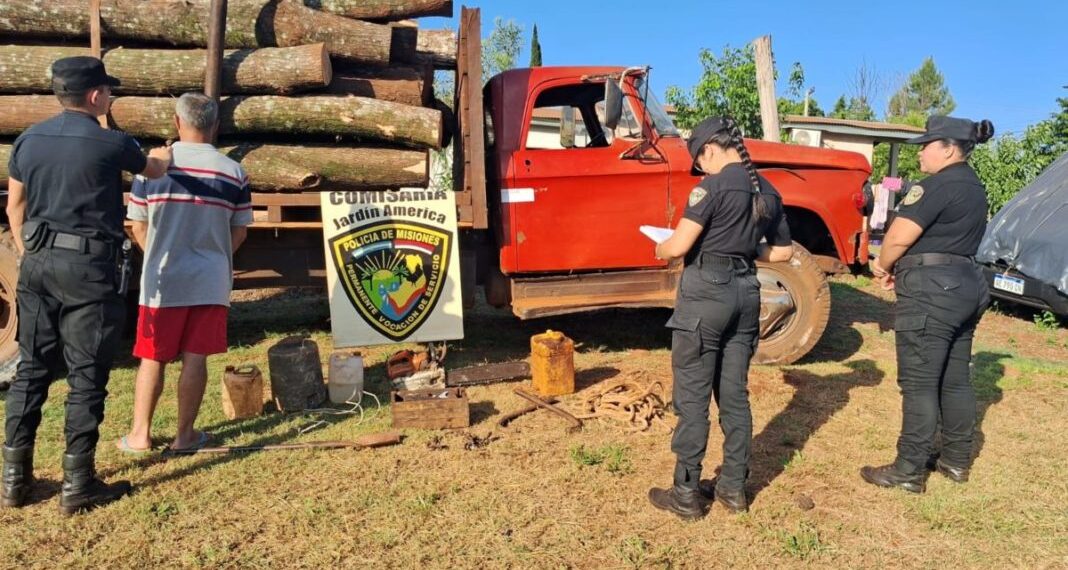 Secuestran un camión con madera robada en Jardín América y hay tres detenidos