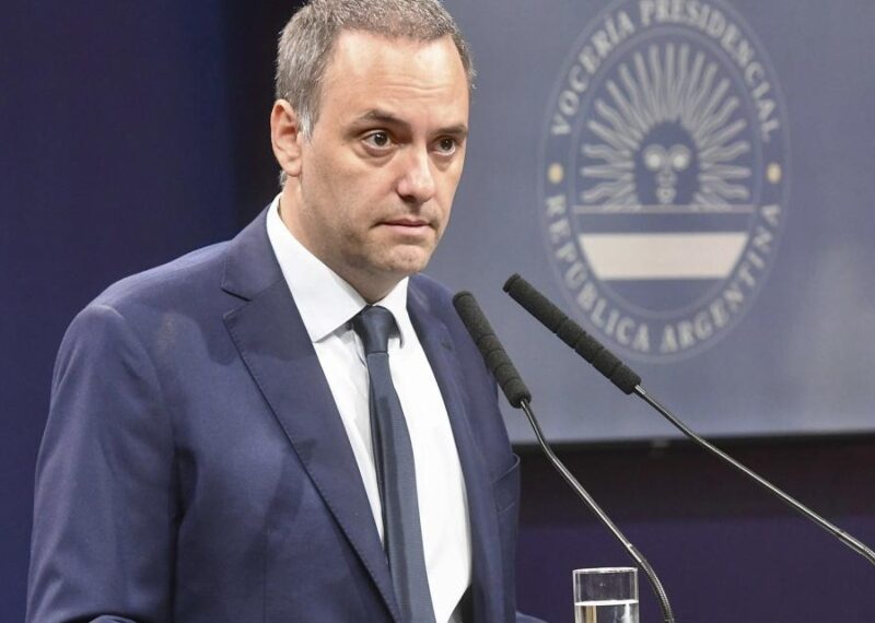 El Gobierno anunció que desclasificará los archivos vinculados al accionar de las FFAA durante la Dictadura