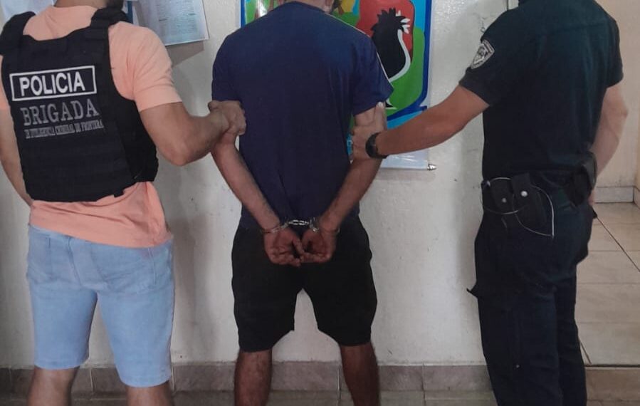 Iguazú: Empleado de un estacionamiento robó a mano armada a un hombre y terminó detenido