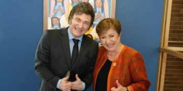 Argentina busca la aprobación del FMI para un nuevo acuerdo con apoyo de Francia y EE.UU.