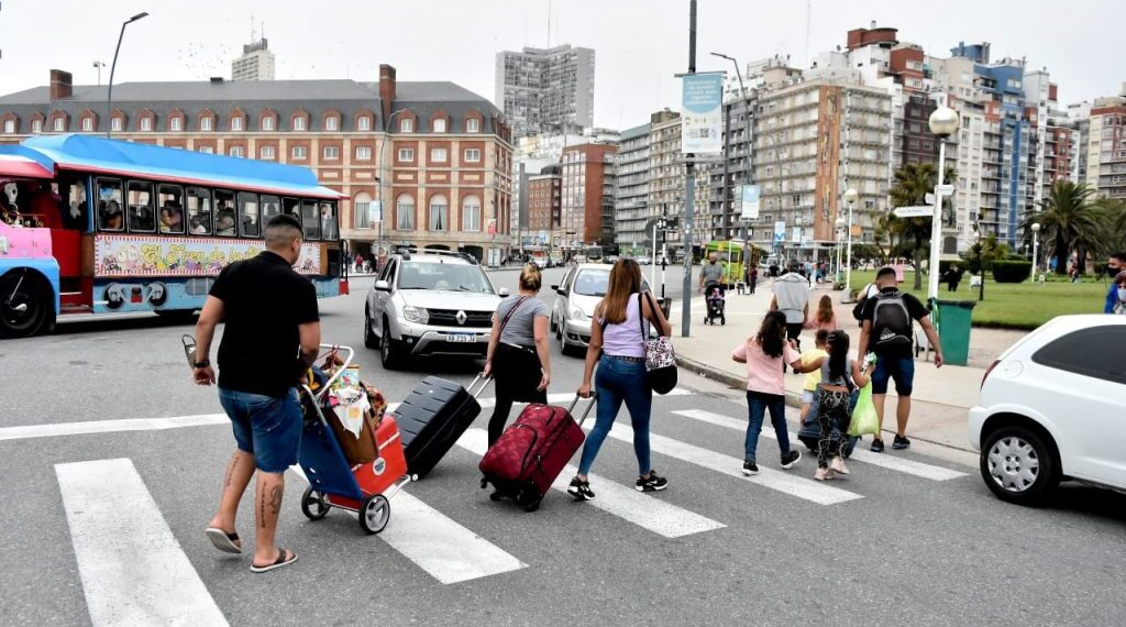 Feriado extralargo: viajaron 2,8 millones de turistas en el país y gastaron 701.064 millones de pesos