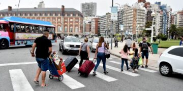 Feriado extralargo: viajaron 2,8 millones de turistas en el país y gastaron 701.064 millones de pesos