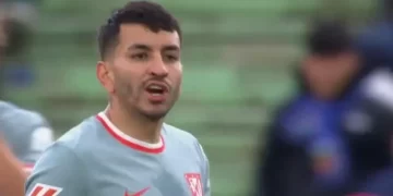Dura sanción para Ángel Correa: le dieron cinco fechas por insultar a un árbitro tras ser expulsado