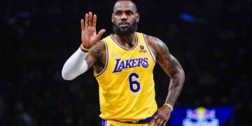 LeBron James se convirtió en el único jugador de la historia de la NBA con 50.000 puntos combinados