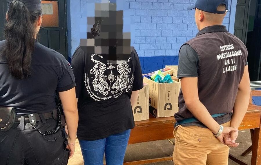 Una mujer fue detenida tras robarle la tarjeta de crédito a su amiga y realizar compras millonarias en Alem