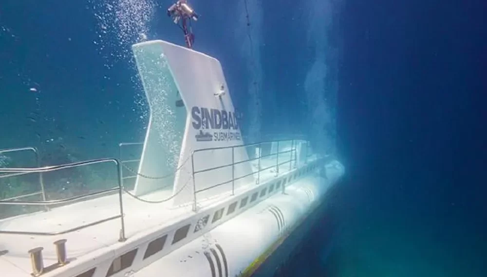Se hundió un submarino con 45 turistas a bordo en el mar Rojo
