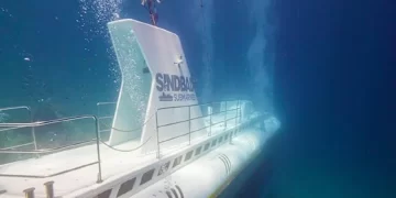 Se hundió un submarino con 45 turistas a bordo en el mar Rojo