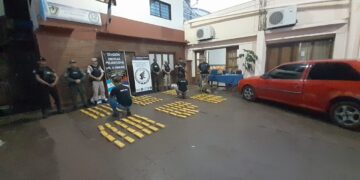 Oberá: Operativo cerrojo, persecución de un vehículo y secuestro de 142 ladrillos de marihuana