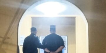 Lo invitaron a una fiesta, robó dinero al cumpleañero y fue detenido
