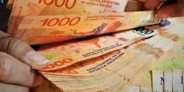 El Gobierno convocó al Consejo del Salario para fijar el nuevo mínimo, vital y móvil