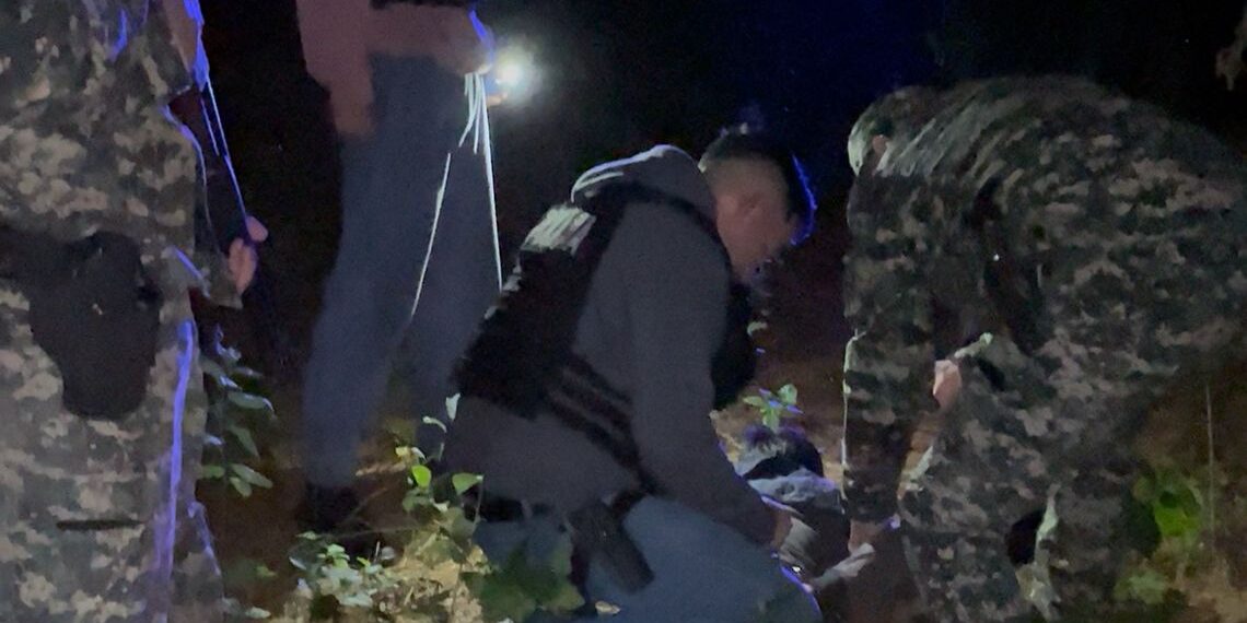 Capturaron al hombre que intentó huir a Paraguay en canoa y tras hundirse, se ahogó su hijastra