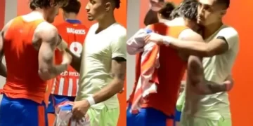 El gesto de Raphinha con Rodrigo De Paul después de su polémica declaración