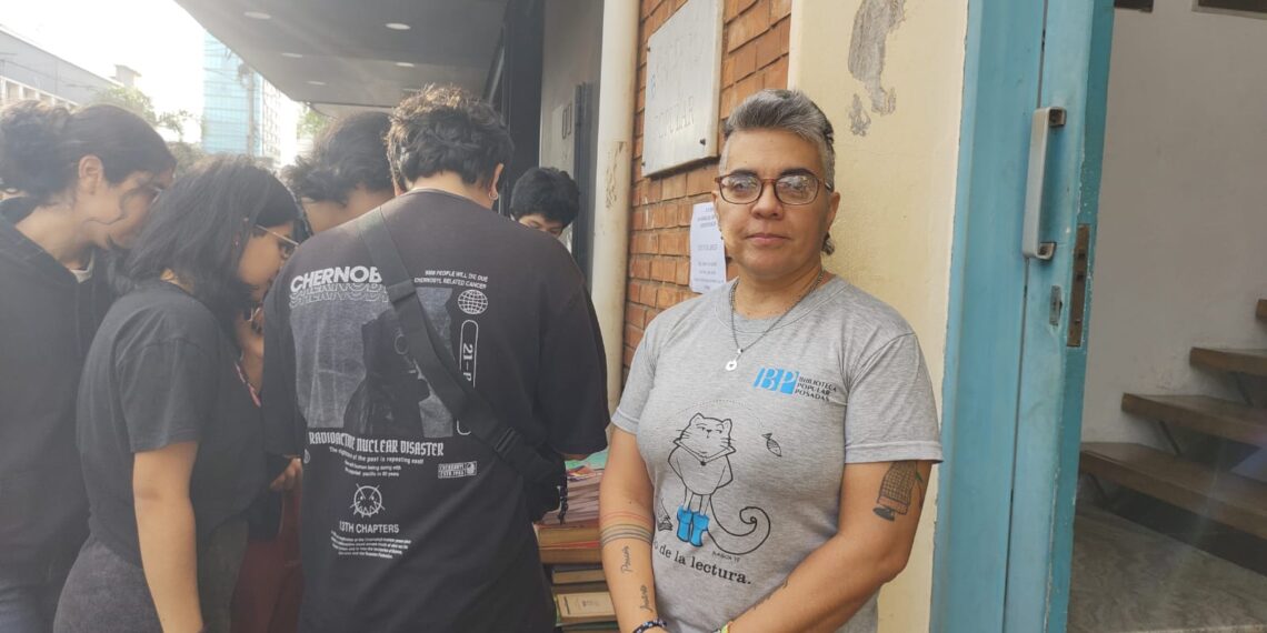 Día Internacional del Libro: suelta de ejemplares en la Biblioteca Posadas
