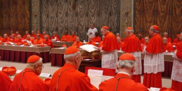 Comienza en el Vaticano el cónclave para elegir al sucesor de Francisco