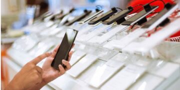 El Gobierno anunció la eliminación de aranceles para la importación de teléfonos celulares