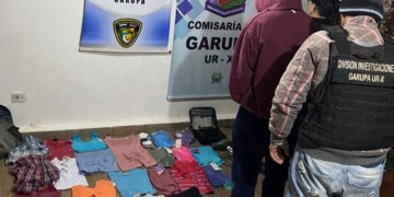 Delincuente se arrojó a un pozo ciego para evadir a la policía, pero terminó arrestado