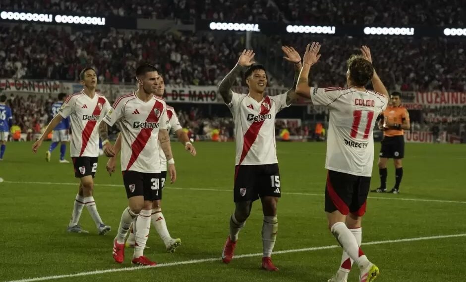River le ganó 4-1 a Vélez y quedó segundo de su grupo en la Liga Profesional