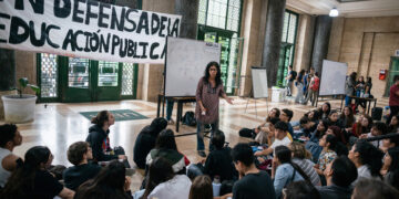 La universidades de todo el país realizan un paro de 48 horas