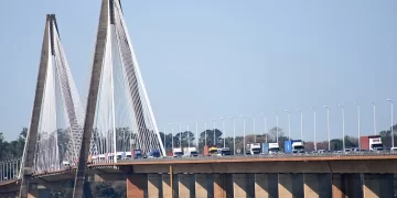 Persecución y disparos en el Puente: buscan en Posadas un vehículo paraguayo que eludió los controles