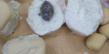 Fabricó torradas con marihuana e intentó ingresarlas para un detenido: terminó tras las rejas