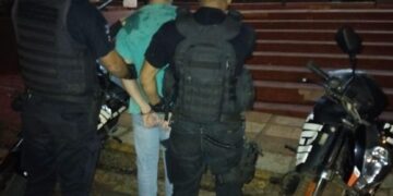 Detuvieron a un motociclista que realizaba “Willy” y embistió a un policía en un control