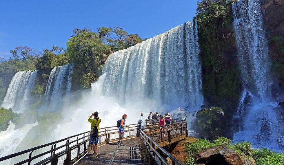 Por los feriados de junio, viajaron más de 2,1 millones de turistas y gastaron $412.372 millones