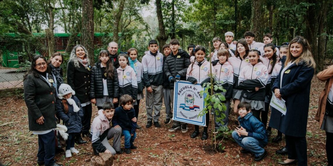 Estudiantes de Posadas juraron cuidar el medioambiente