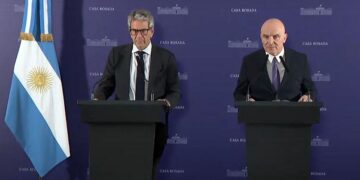 El Gobierno presentó el proyecto de Inocencia Fiscal para impulsar el uso de «dólares del colchón»