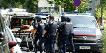 Diez muertos en un tiroteo en una escuela de Austria: el asesino sería un ex estudiante