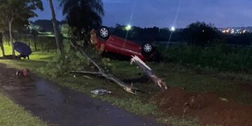 Despiste y vuelco en el acceso oeste de Posadas