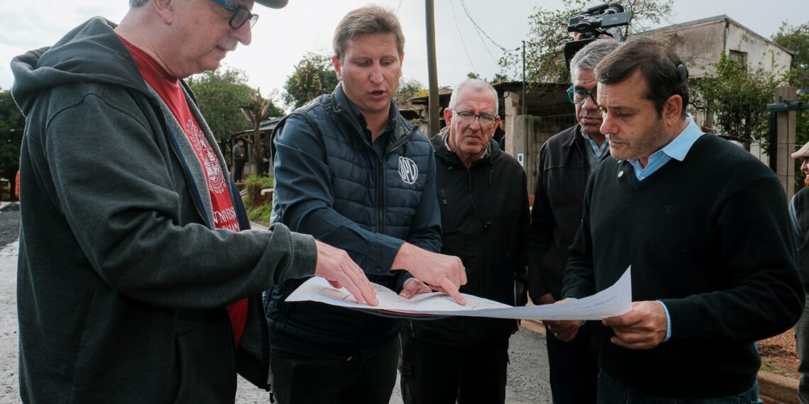 Passalacqua supervisó obras viales e hidráulicas en Garupá junto a Herrera Ahuad