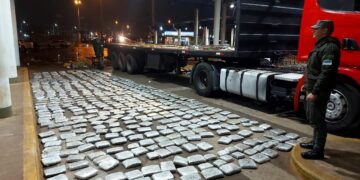 Camionero detenido al intentar cruzar el puente Posadas-Encarnación con más mil kilos de marihuana