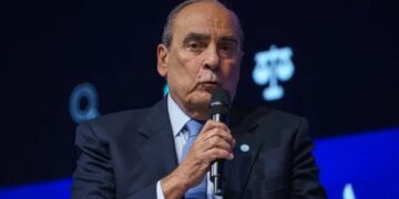 El Gobierno no aceptó la sugerencia de Federico Sturzenegger y vetará las leyes aprobadas en el Senado