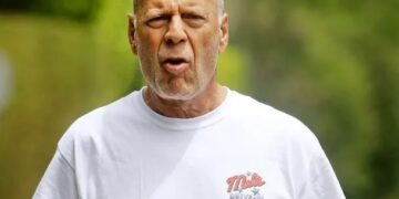 Empeoró la salud de Bruce Willis: ya no puede hablar, leer ni caminar
