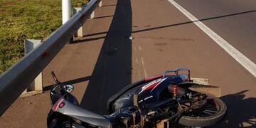 Posadas: un joven de 19 años falleció tras despistar con su moto en la Costanera