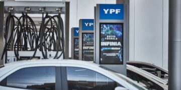 YPF sube los precios de los combustibles un 2,5%