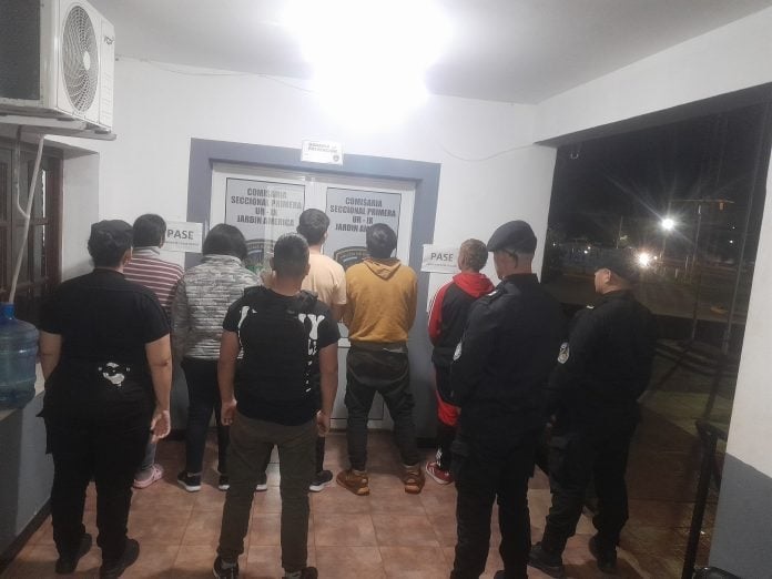 Trece detenidos, vehículos incautados y elementos recuperados en operativos policiales en Misiones