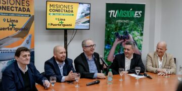 Misiones: lanzaron una nueva conexión aérea que conecta Lima con Puerto Iguazú