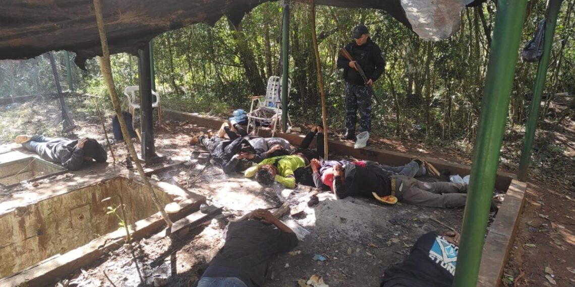 Capturaron a 7 integrantes de una banda narco que operaba desde el monte en Iguazú