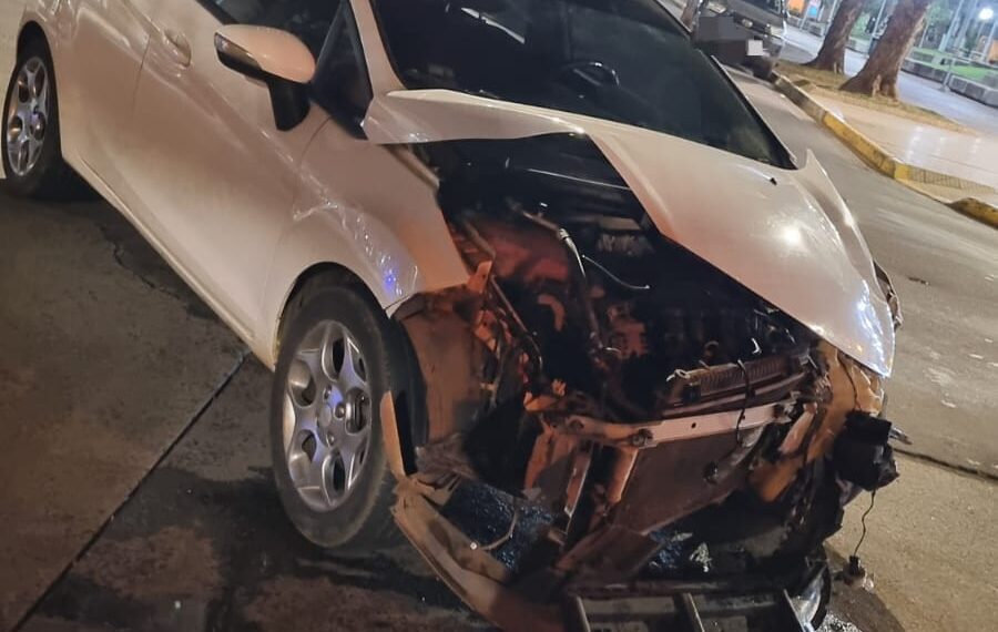 Detuvieron a una mujer tras un choque y un intento de fuga en el centro de Posadas